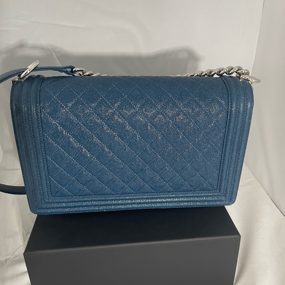 CHANEL 19B Medium Blue Caviar Boy Bag - Picture 6 of 12